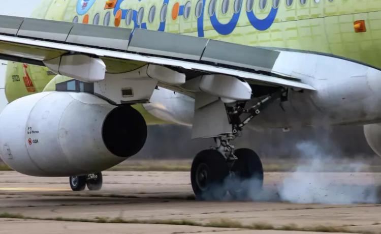 Российские туристы полетят на полностью отечественном Superjet 100 уже в этом году