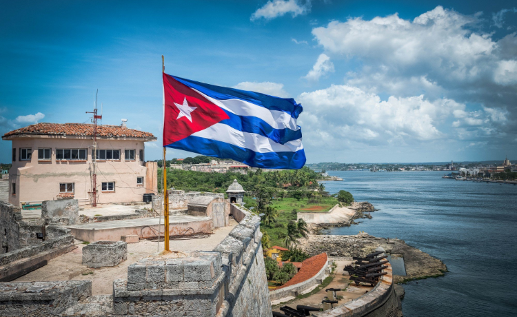 Все заведения и банкоматы Кубы будут принимать карту "Мир"